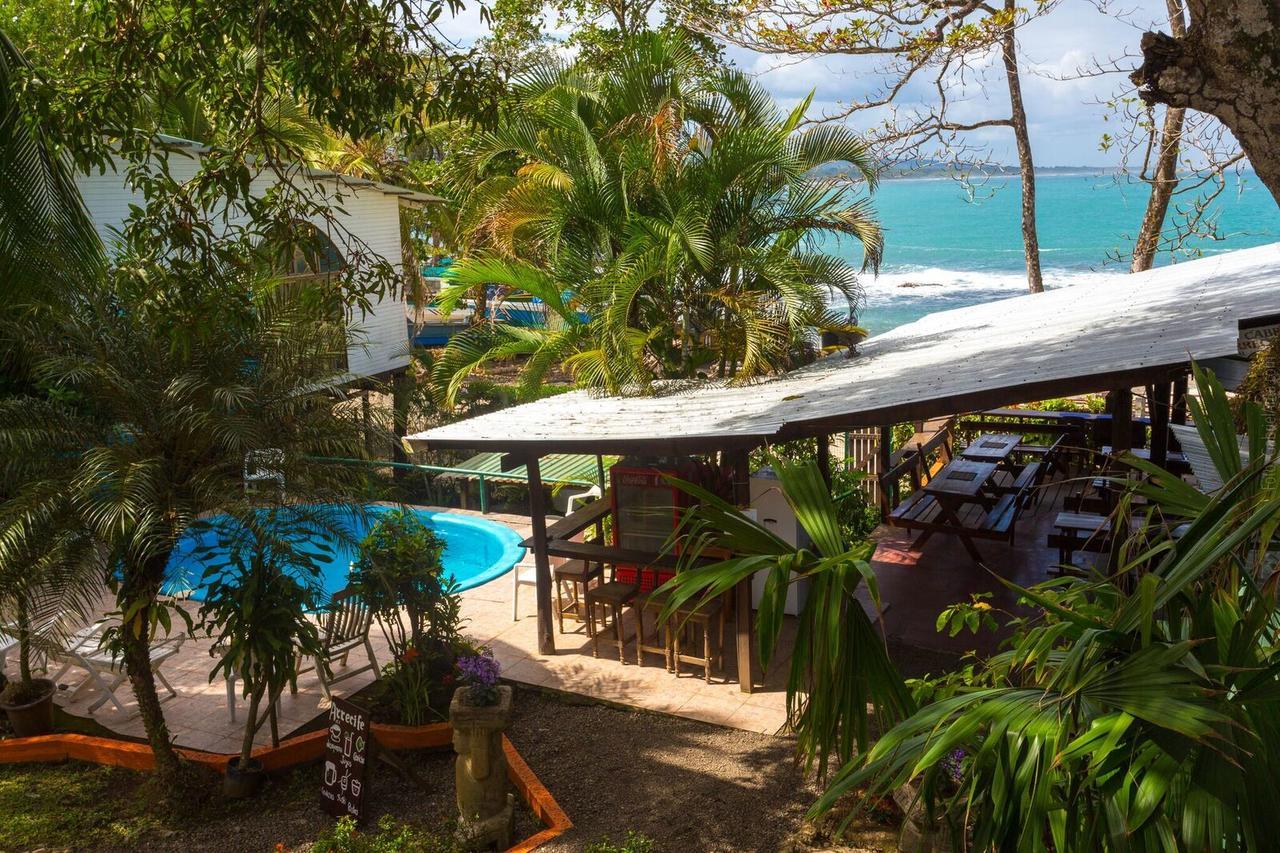 Hotel Cabinas Arrecife Cahuita Exterior foto
