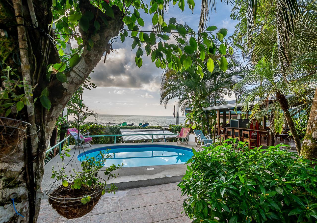 Hotel Cabinas Arrecife Cahuita Exterior foto